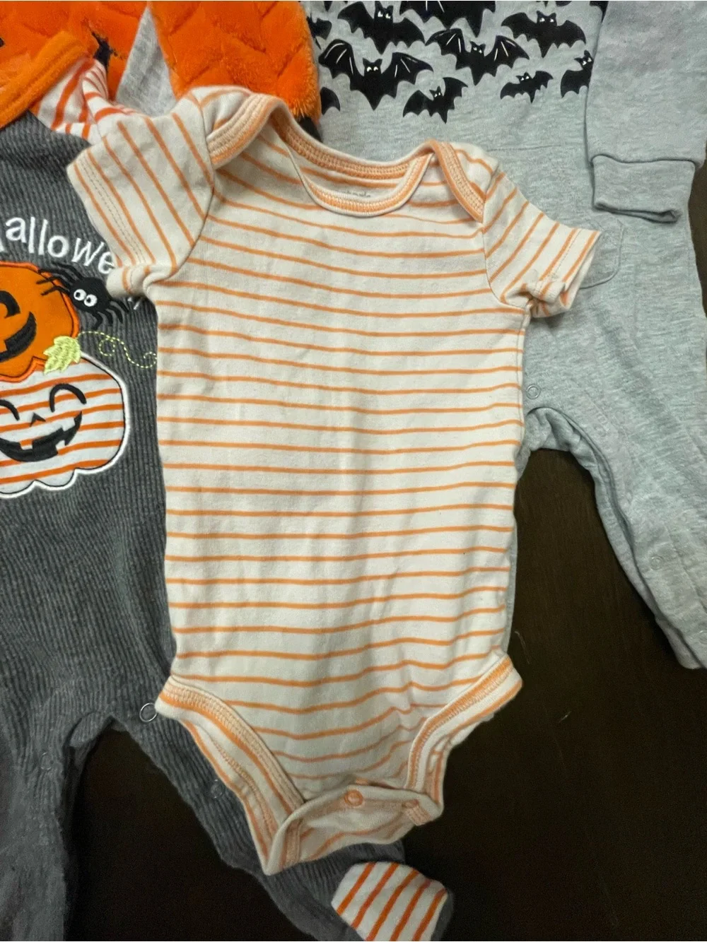Baby Halloween Bundle 4 Pieces Wonder Nation 6-9M  & Mixed Brands 6M